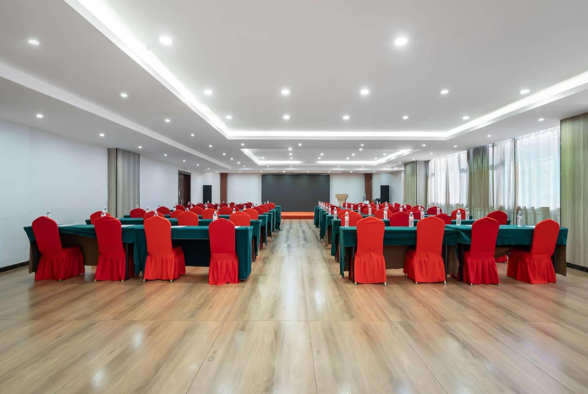 Hotel Ramada Linyi North Exterior foto