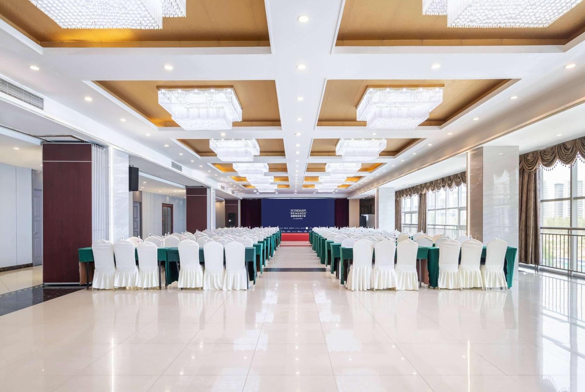 Hotel Ramada Linyi North Exterior foto